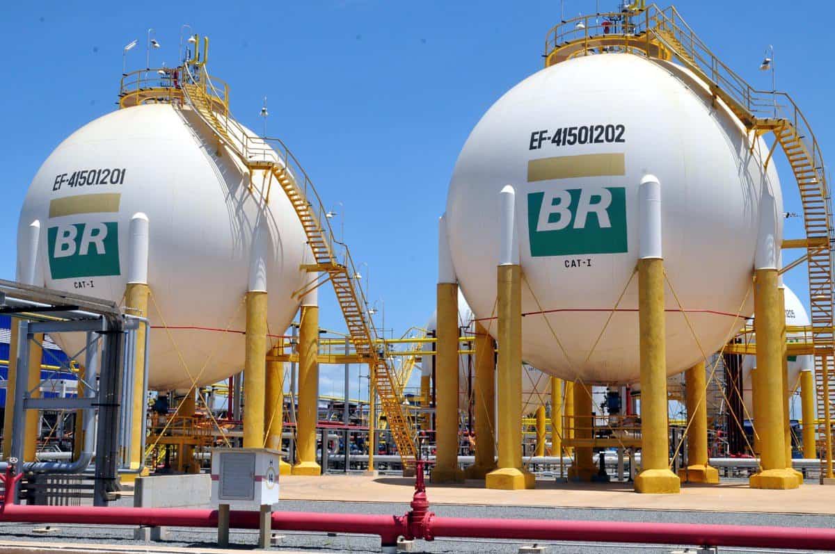 Refinarias da Petrobras (PETR4) atingem 75% de utilização, nível próximo ao pré-pandemia