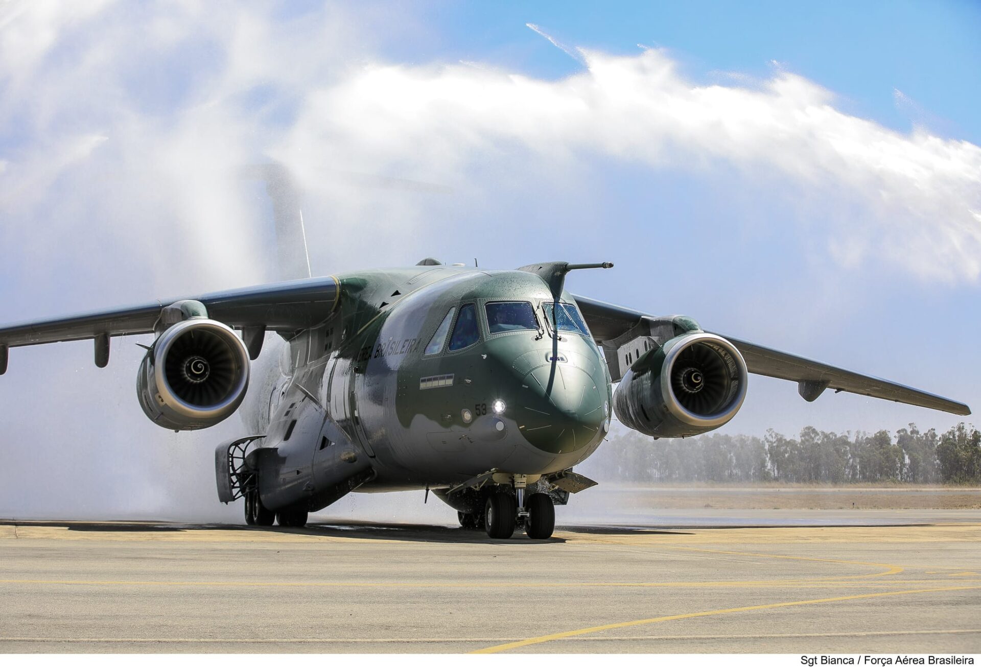 Embraer e Boeing formam joint venture