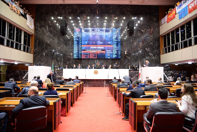 Deputados de MG aprovam reajuste salarial para segurança, educação, saúde e outros