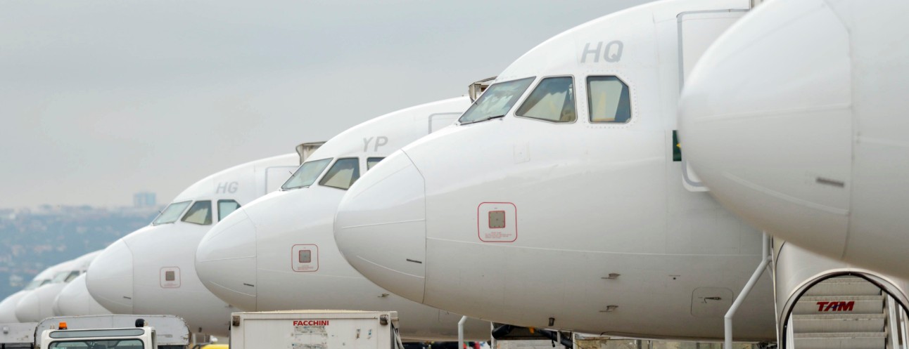 Transporte de carga aérea despenca 48% em abril no país, diz CNI