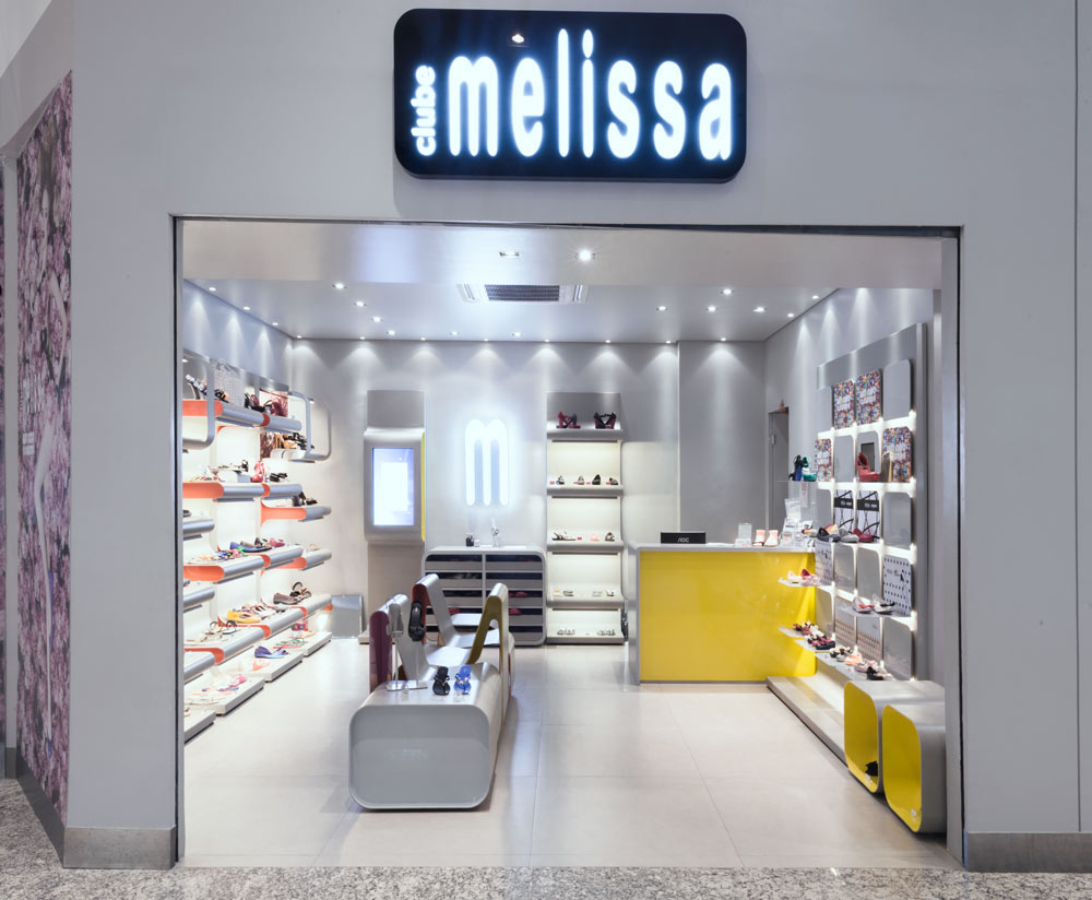 Grendene (GRND3) retoma atividades em todas unidades no Brasil