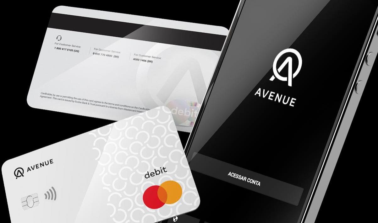 cartão de débito Avenue e celular mostrando conta Avenue