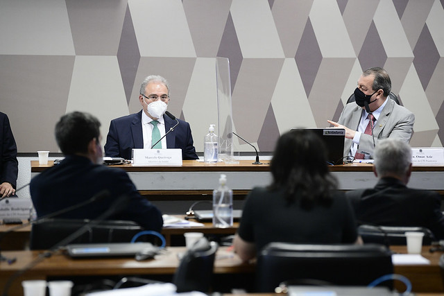 Ministro admite: governo não contratou quantidade de vacinas anunciadas