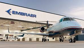 Embraer (EMBR3) e Petrorio (PRIO3) lideram altas; Azul (AZUL4) recua sem acordo com Latam