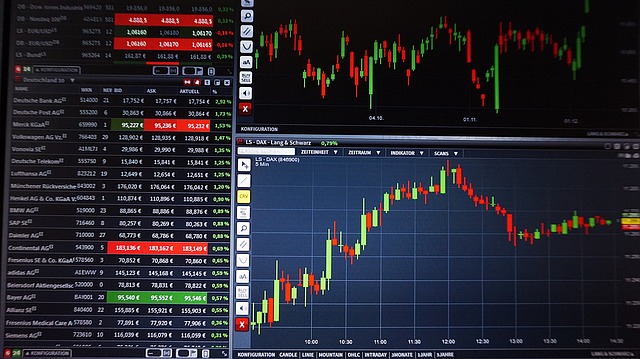 Ibovespa derrete com Petrobras pesando no índice; confira altas e baixas