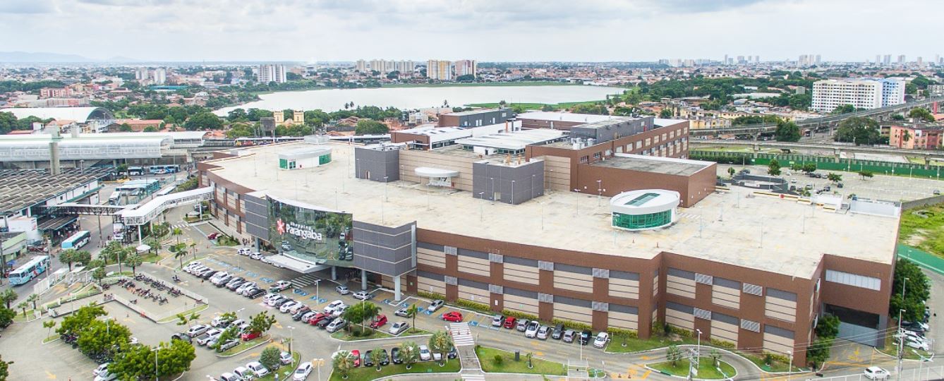 No natal, brasileiros compram mais roupas