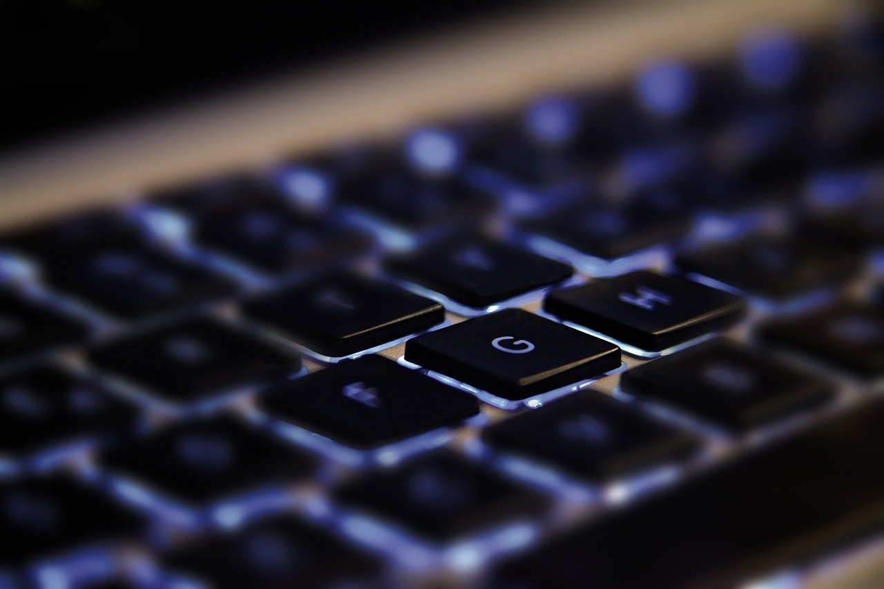 Imagem mostra um teclado de computador.