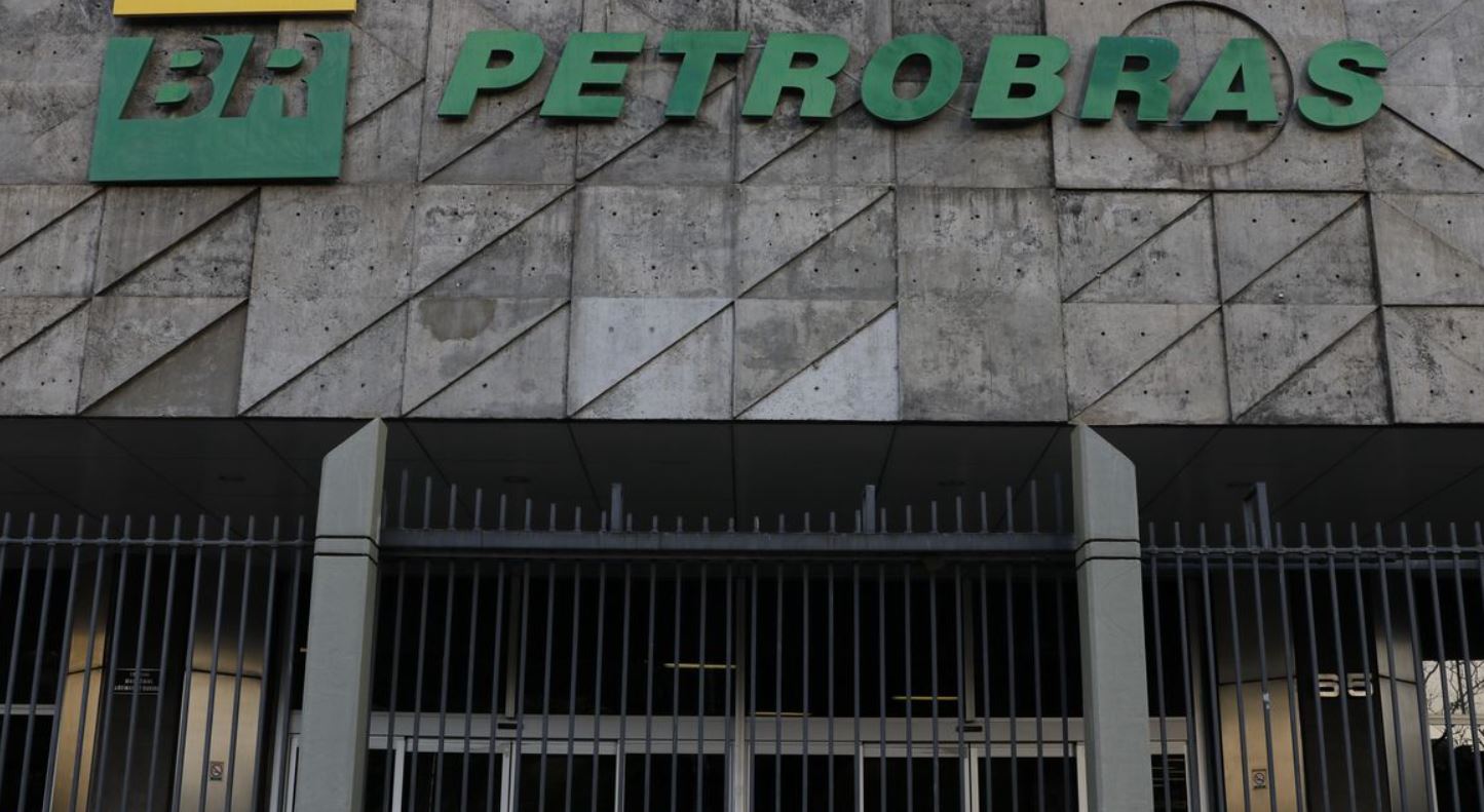 Política de preços da Petrobras (PETR4) é incerta e novo CEO tem primeira agenda hoje