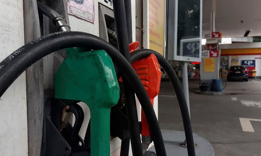 Gasolina vai subir na quinta-feira; entenda o motivo do aumento