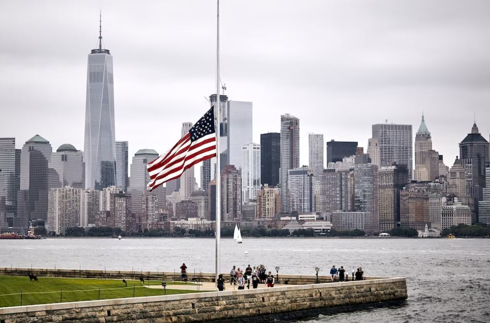 Risco de calote, crise de crédito e bancária e recessão: ainda assim vale investir nos EUA?