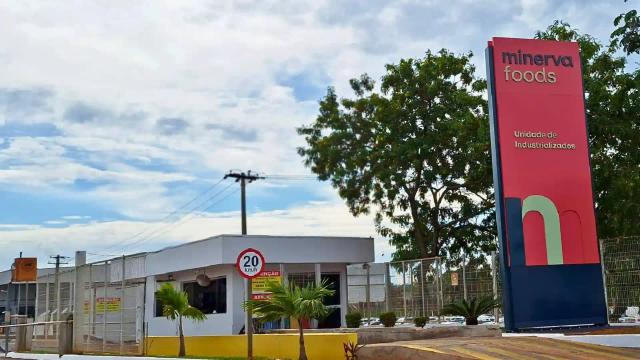 Fachada da unidade da Minerva Foods, empresa listada na B3 sob o código BEEF3.