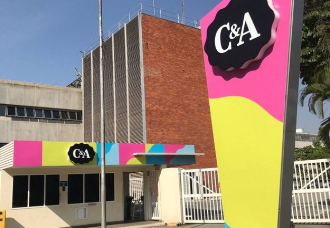 Imagem mostra uma das fábricas da C&A.