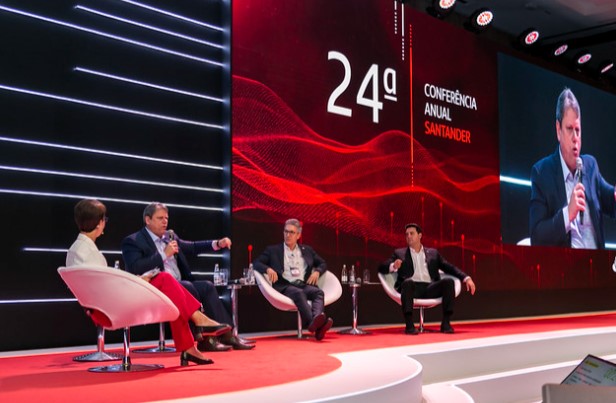 Tarcísio de Freitas diz que privatização da Sabesp (SBSP3) será a maior dos próximos anos