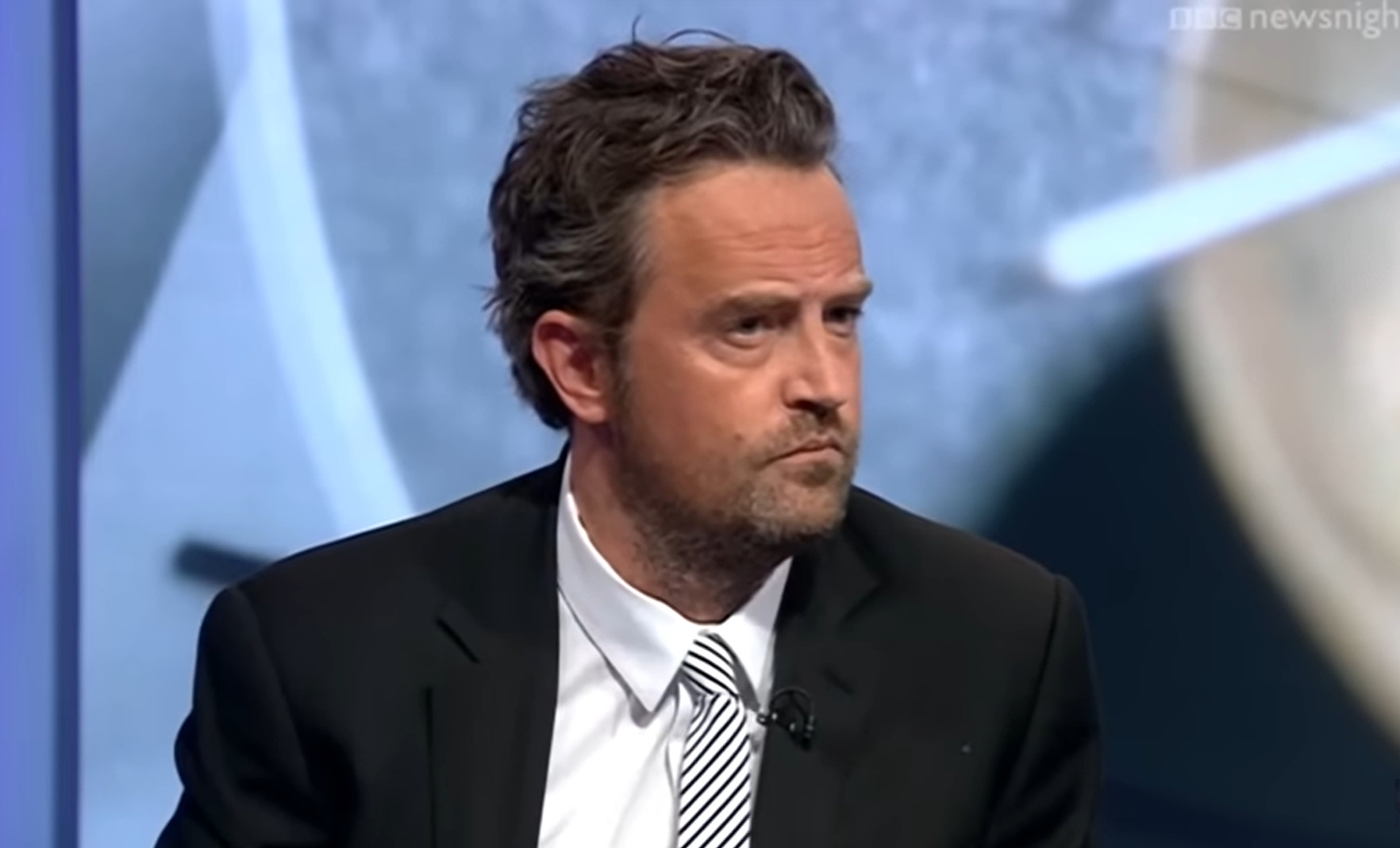 Sem filhos, Matthew Perry deixa fortuna de US$ 120 milhões