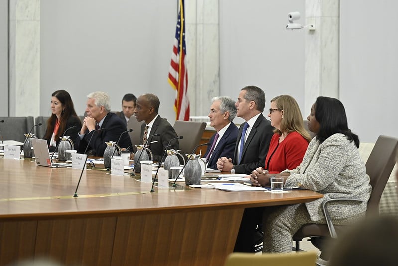 Fomc mantém taxa de juros dos EUA pela terceira vez e sinaliza 75 pontos de corte em 2024