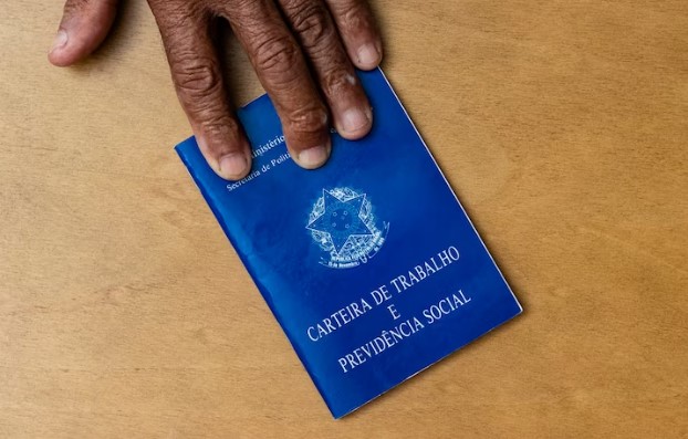 Taxa de desocupação fecha 2023 a 7,8%, a menor desde 2014