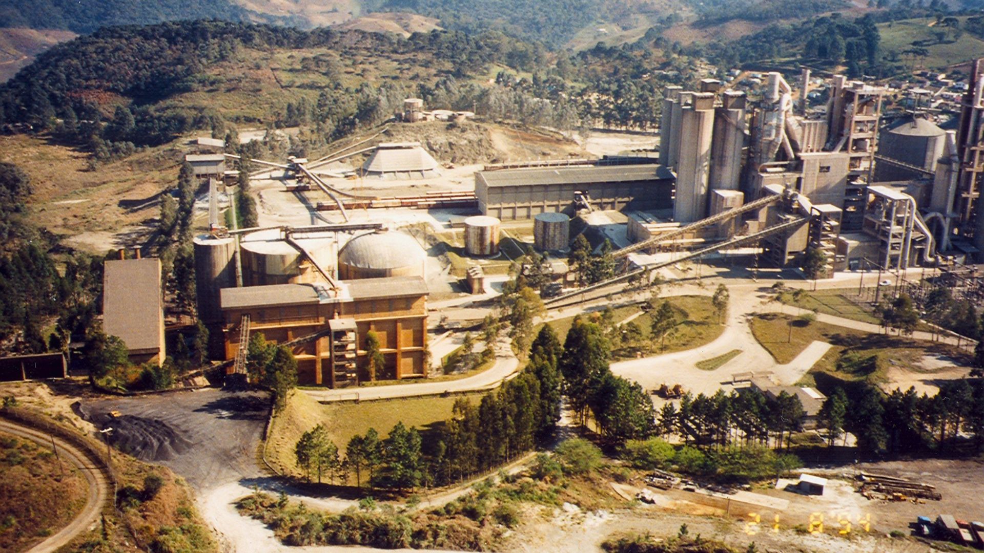 CSN (CSNA3) e consórcio liderado pela Votorantim disputam compra da InterCement