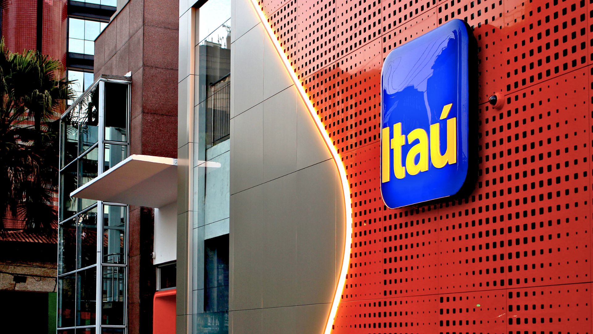 Tendência para Itaú: ação é favorita de março, veja o que diz a análise técnica