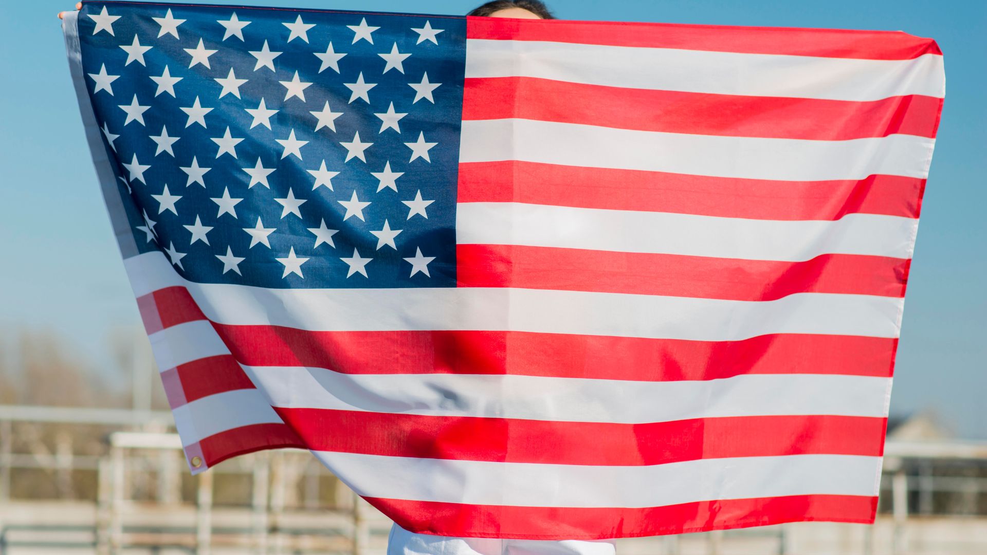 Pesquisa ADP: EUA criam 184 mil vagas de emprego, bem acima da expectativa do mercado