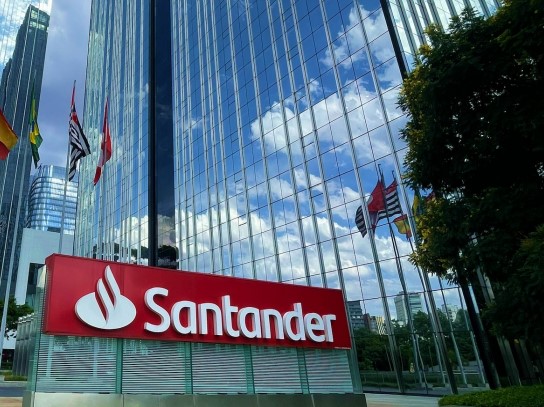 Santander tem alta de 37,1% no lucro do 1TRI24