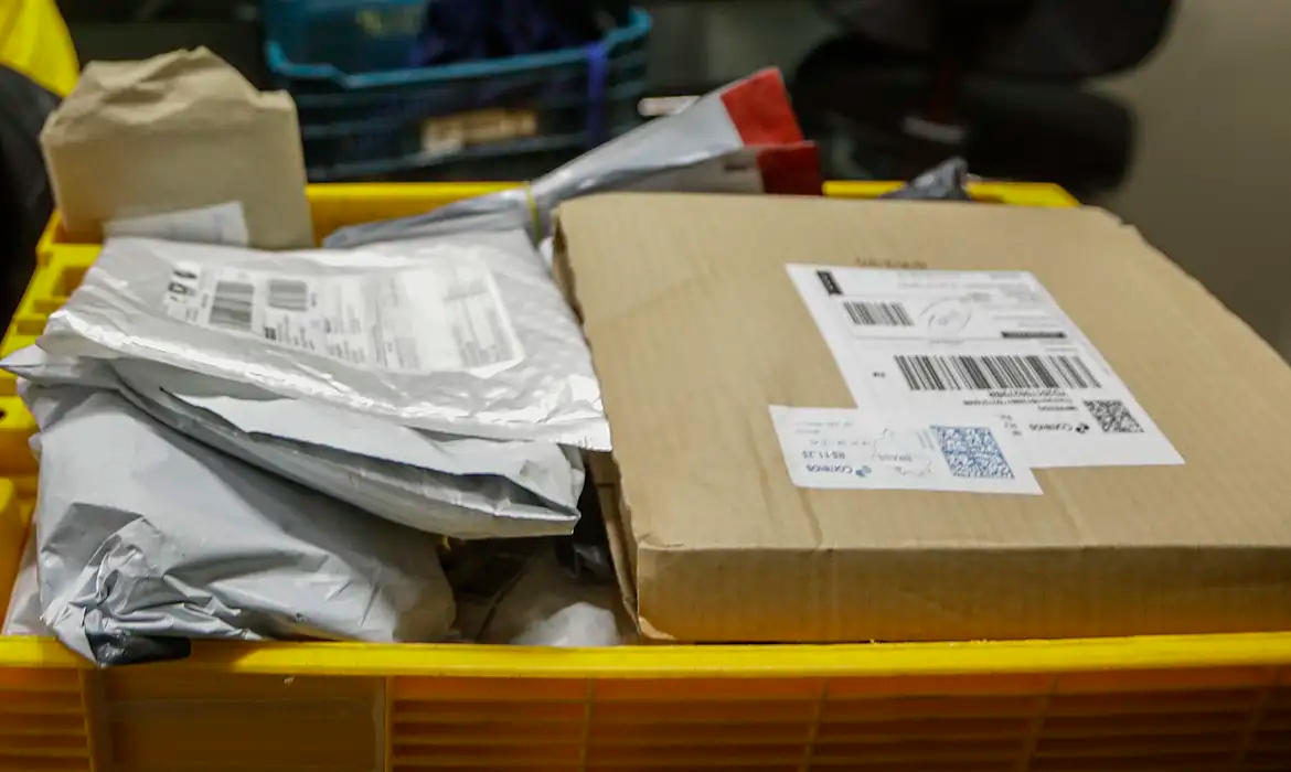 Mover: relator retira cobrança de imposto de importação até US$ 50