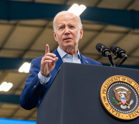 Joe Biden testa positivo para Covid-19 e cancela compromissos