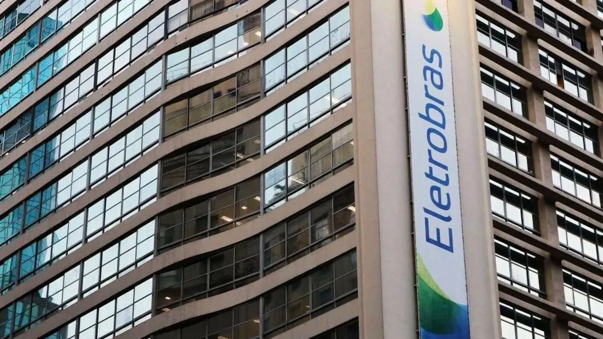 Lucro líquido da Eletrobras (ELET3) cai 25,8% no segundo trimestre