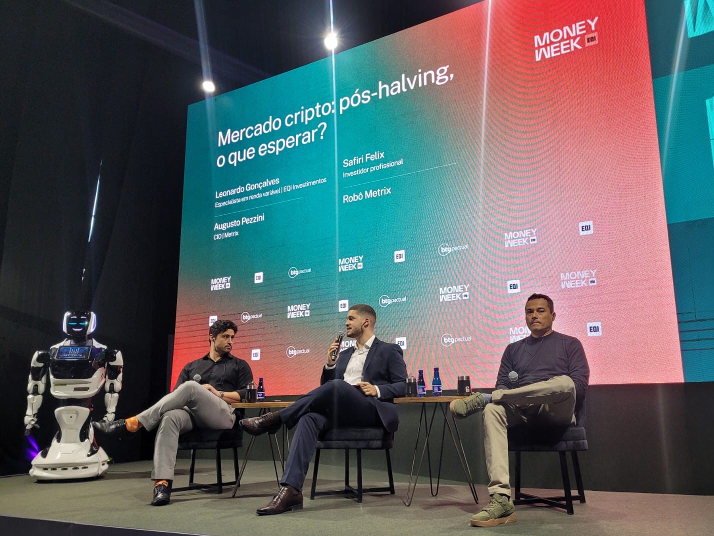 Bitcoin pós-halving: com queda de juros e decisão eleitoral, cripto pode bater US$ 100 mil