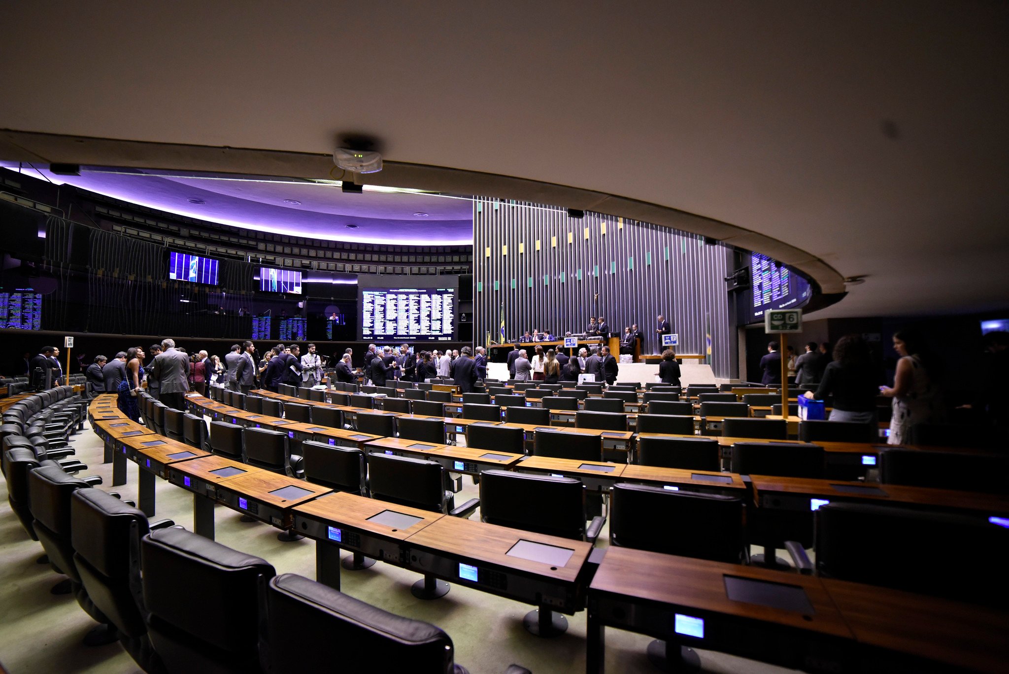 Proposta sobre dinheiro esquecido trava desoneração da folha de pagamentos