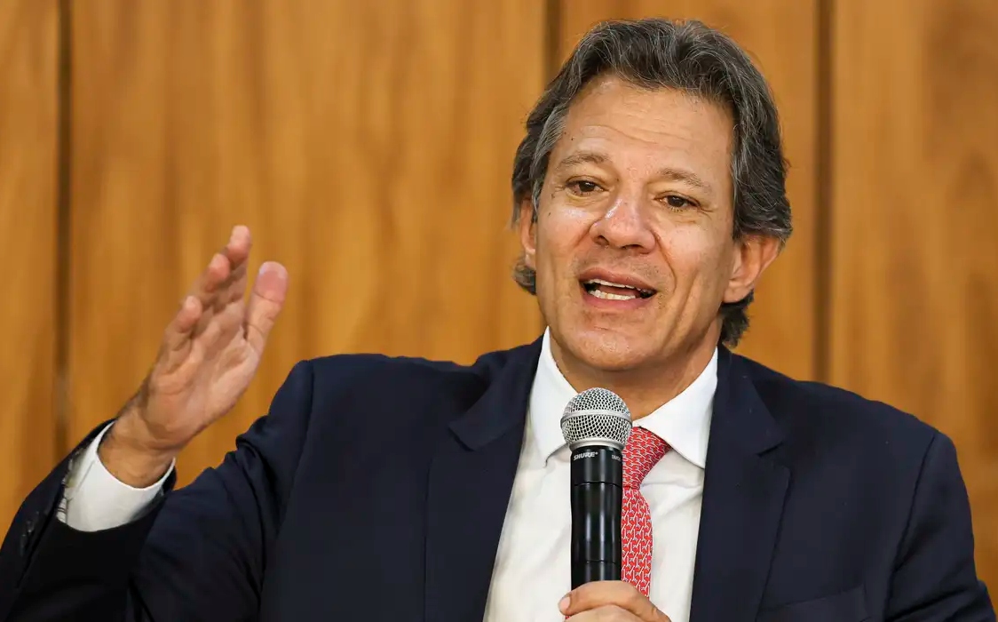 Governo deve adiar proposta de isenção de IR, diz Fernando Haddad