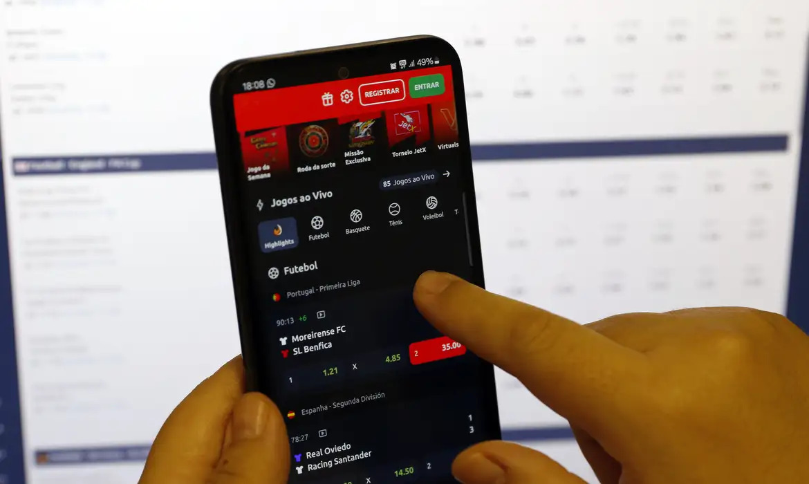 Bets: dois mil sites irregulares vão sair do ar, diz Haddad