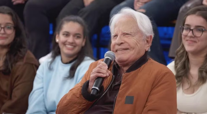 Morre o jornalista Cid Moreira, aos 97 anos