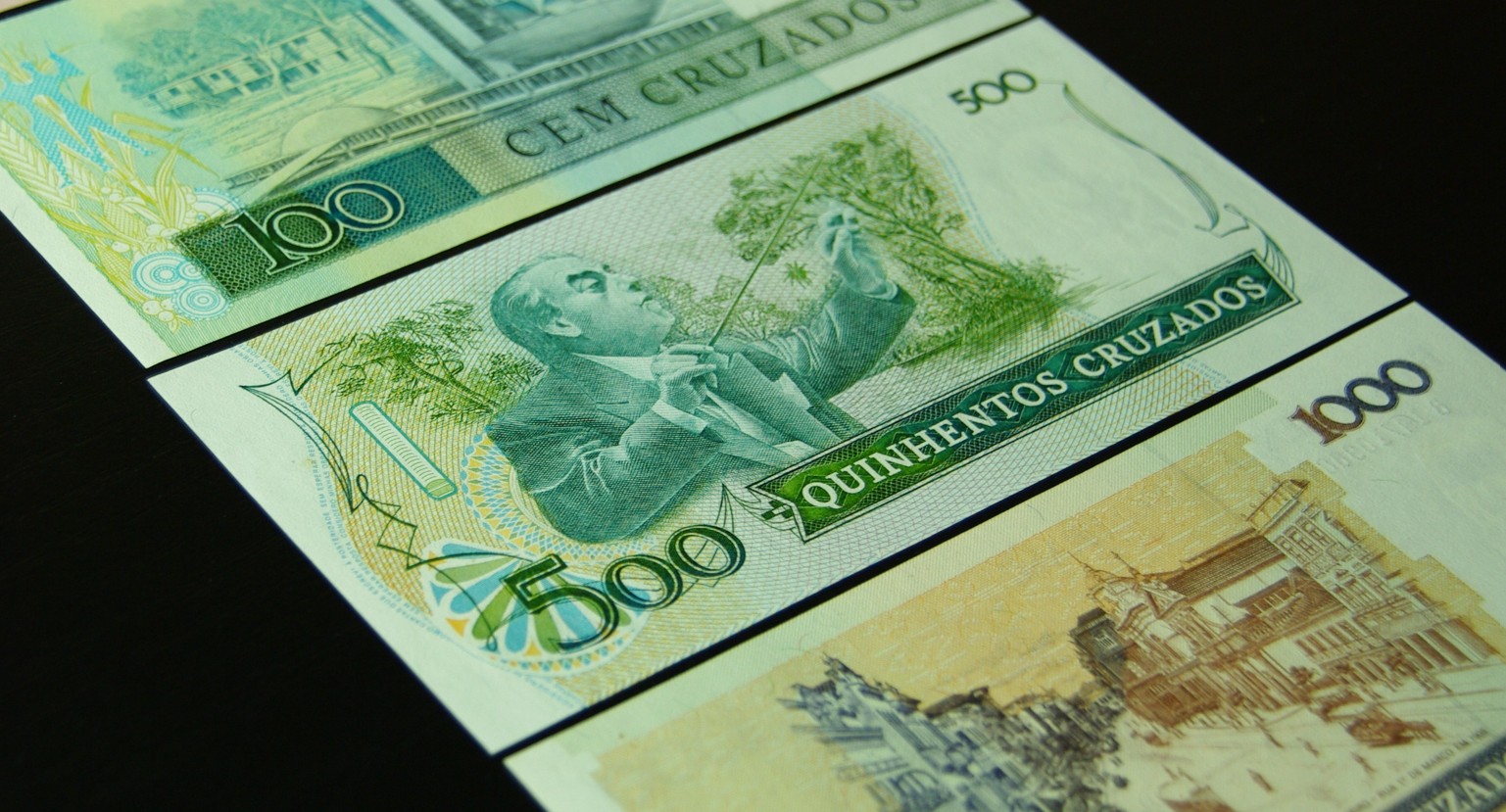 A herança de Cruzados: pai deixa mala repleta de dinheiro que hoje não vale quase nada