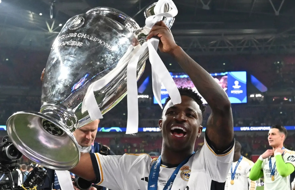 Vini Jr. é eleito melhor jogador do mundo pela primeira vez pela Fifa