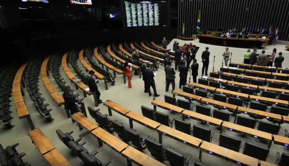 Pacote fiscal: votação é adiada para semana que vem