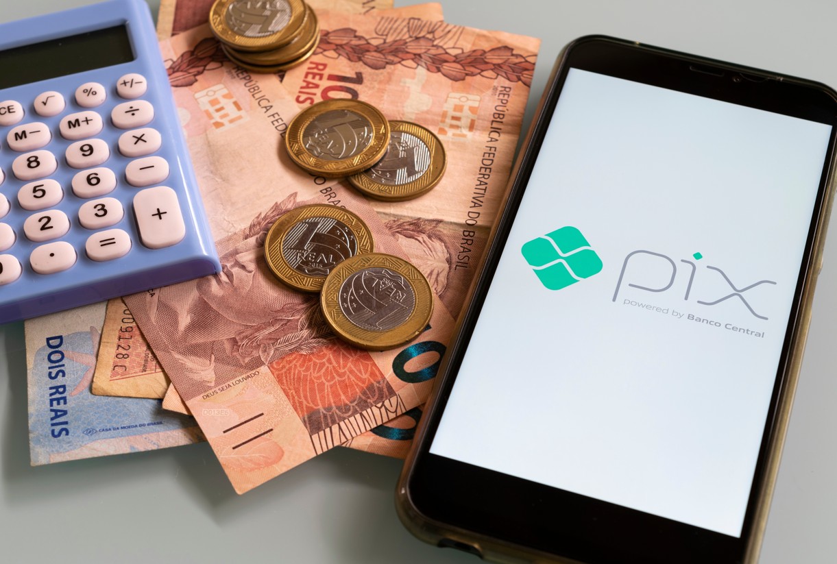 Pix ultrapassa dinheiro em espécie e é o meio de pagamento mais usado no país