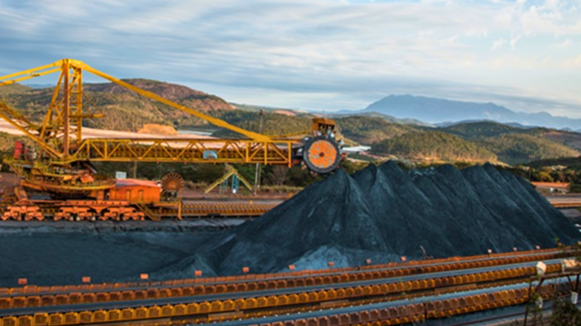 Vale (VALE3) projeta aumento na produção de minério de ferro e cobre até 2026