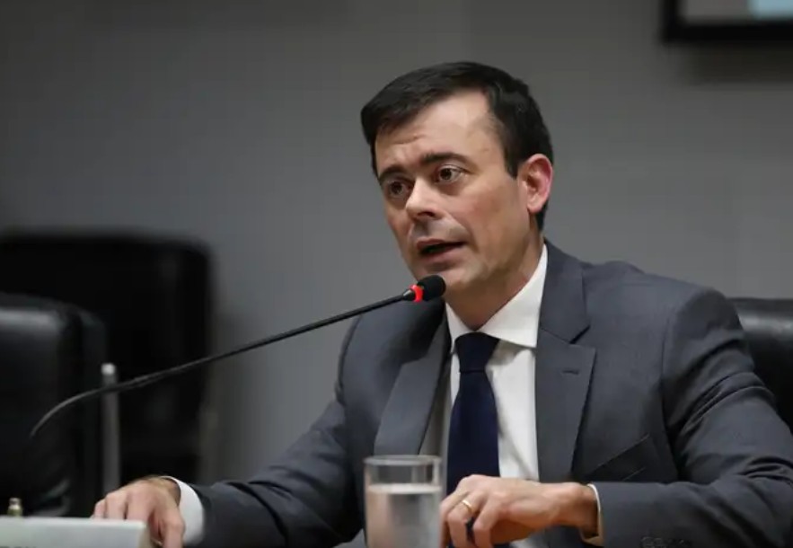 Contas do governo fecharam 2024 dentro da meta, diz secretário do Tesouro