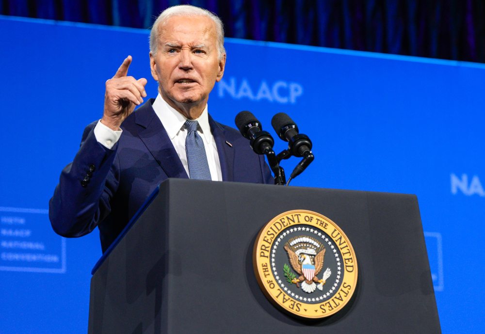 Joe Biden emite perdões preventivos para familiares em último ato