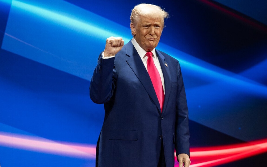 Trump vai impor tarifa de 25% à países que comprarem petróleo da Venezuela