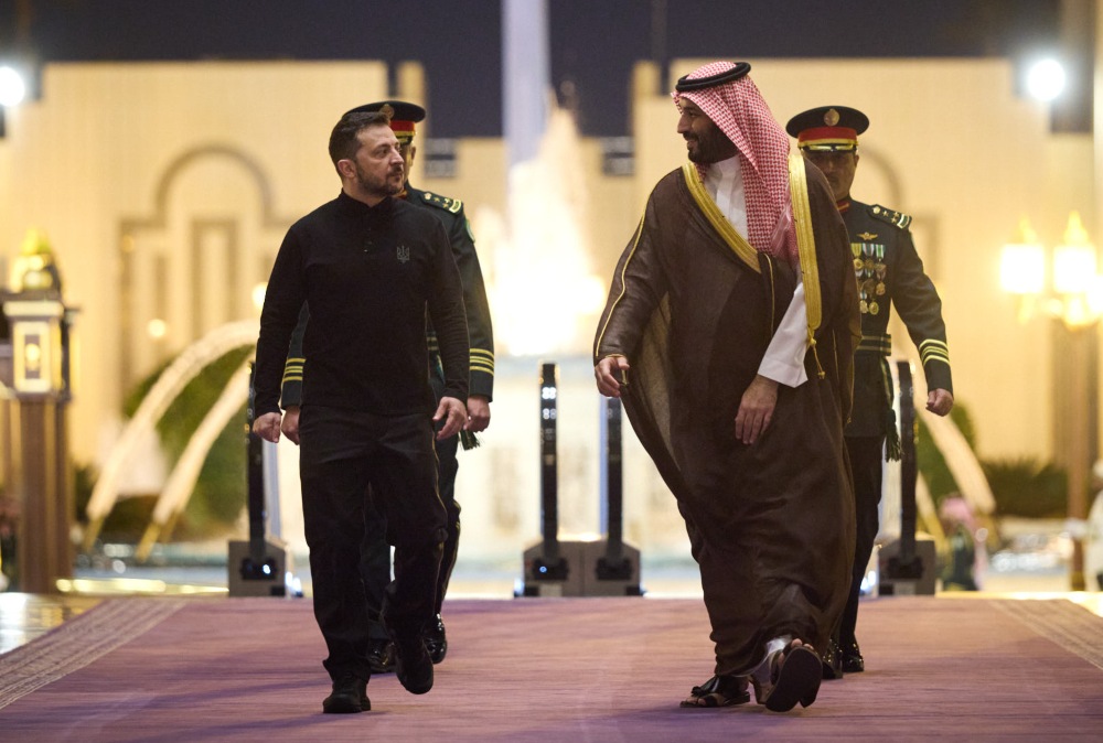 Ucrânia aceita cessar-fogo de 30 dias e aguarda resposta da Rússia