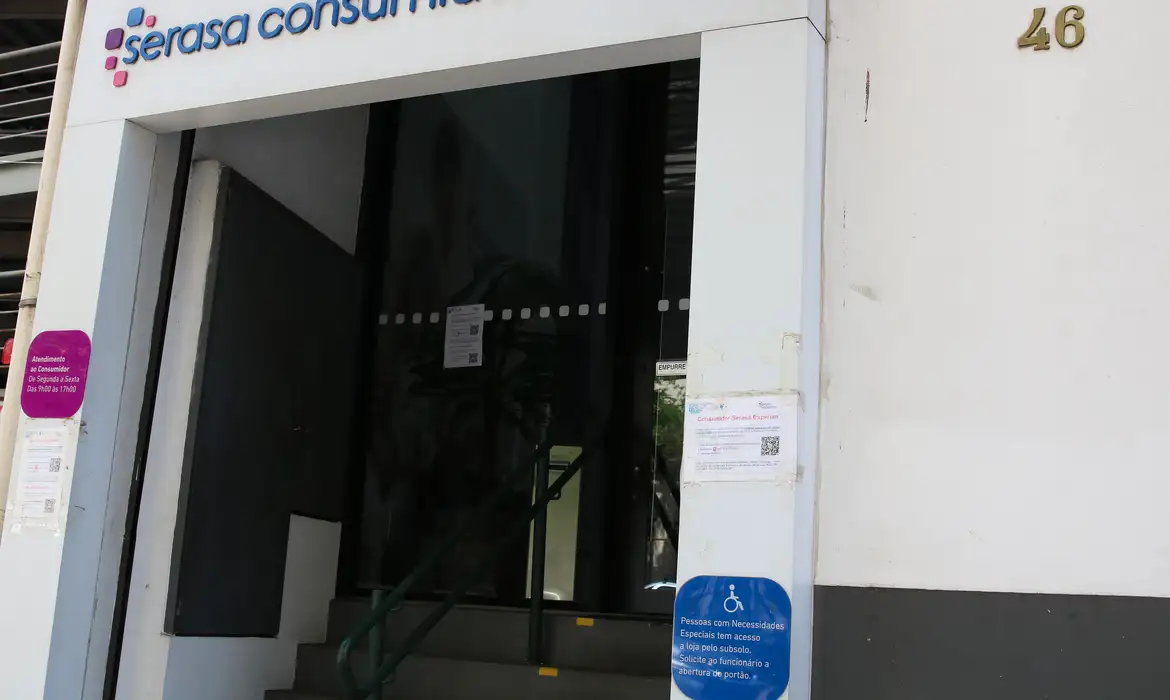 Serasa: mais de 57 mi de brasileiros estão endividados e não sabem