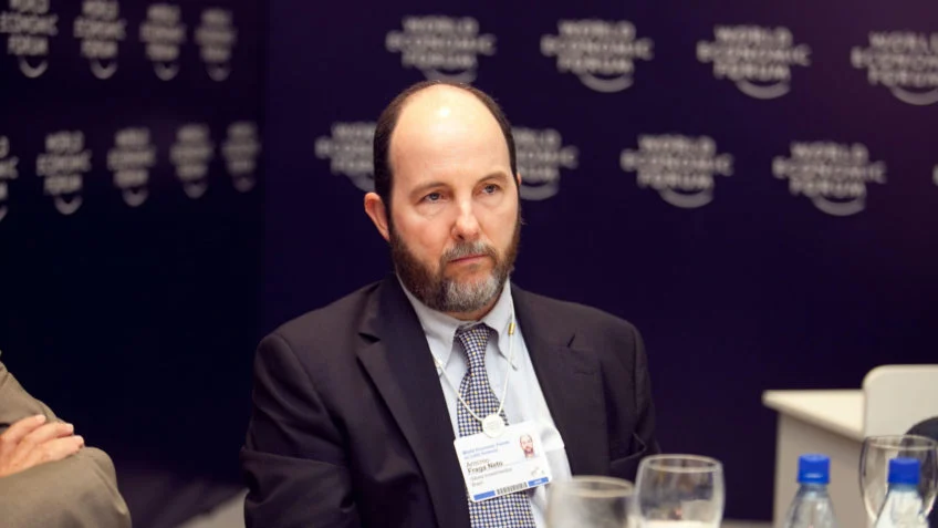 Armínio Fraga sugere congelar salário mínimo por 6 anos