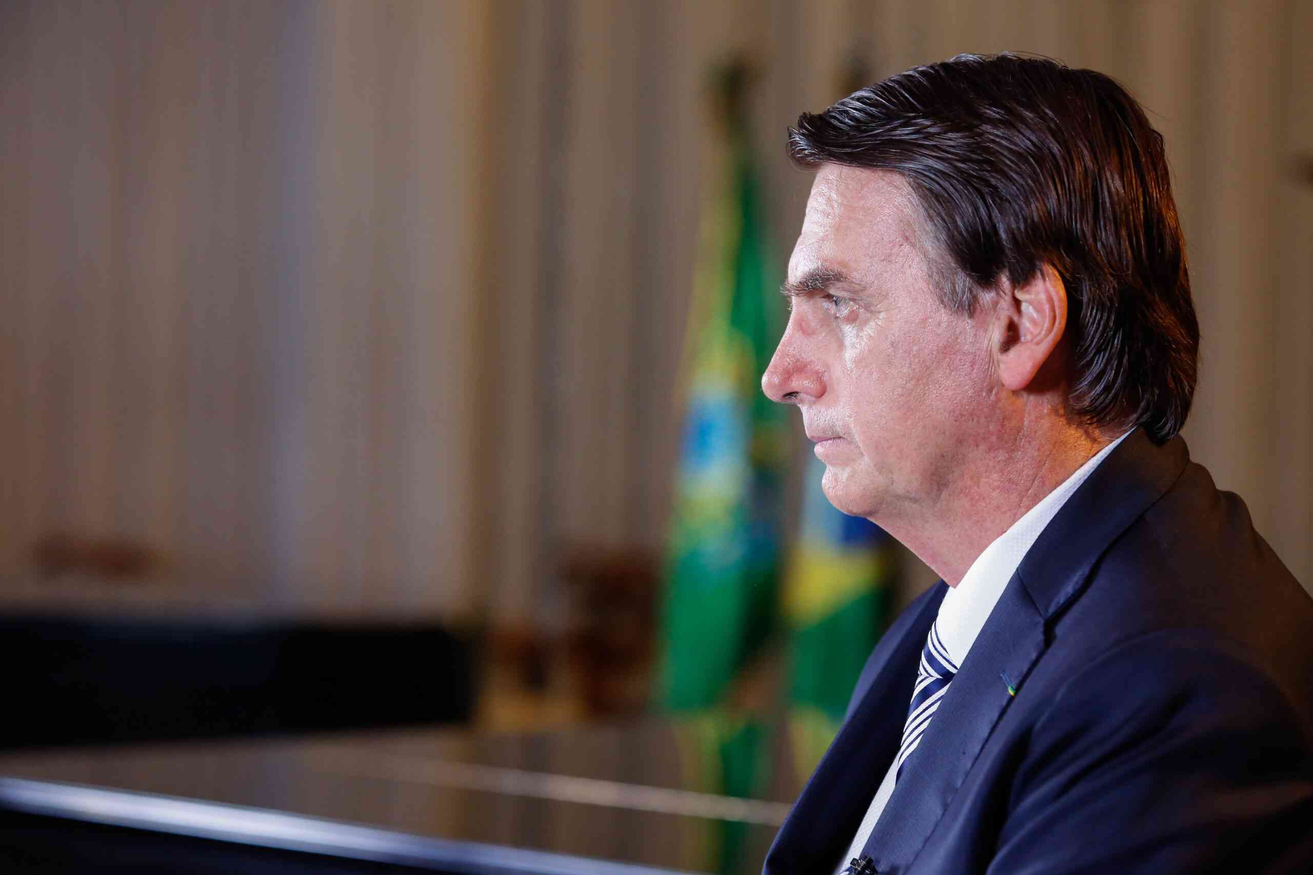 Bolsonaro está estável após cirurgia de 12 horas