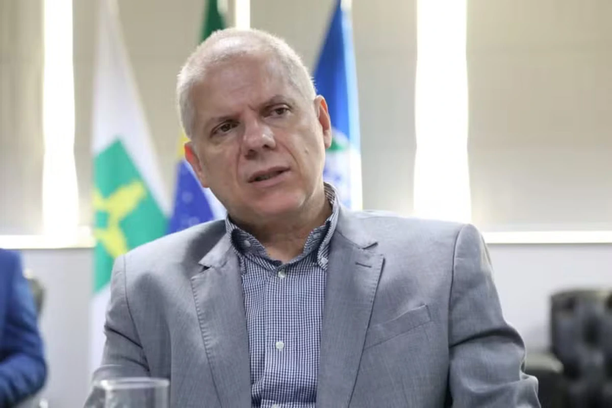 Presidente do INSS é afastado após operação da PF