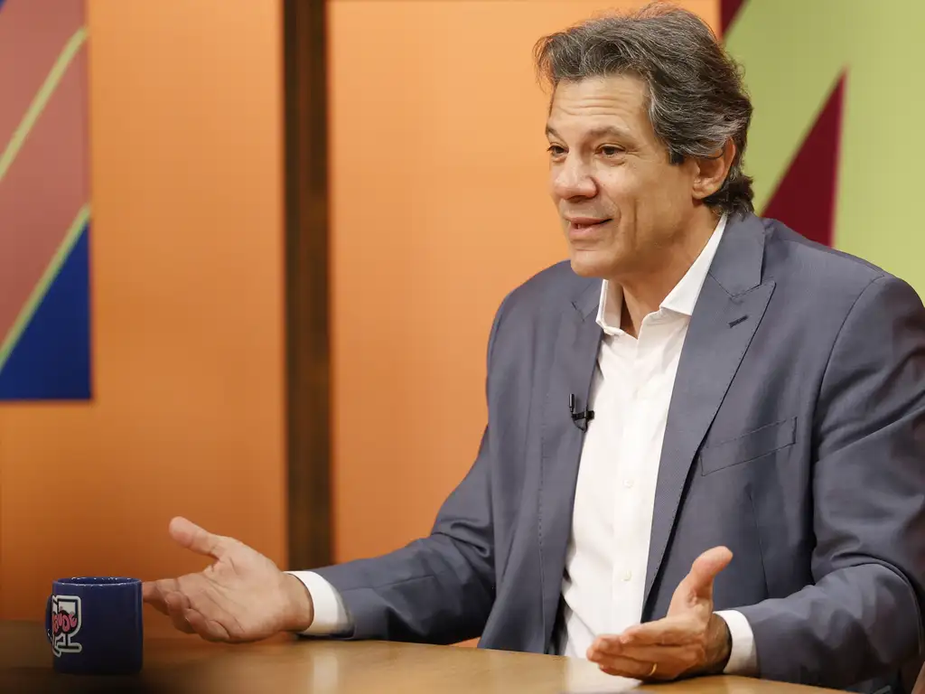 Fernando Haddad dá entrevista em programa de TV