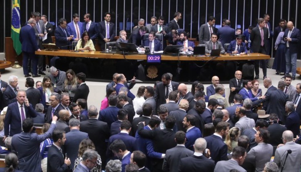Câmara aprova aumento de número de deputados federais