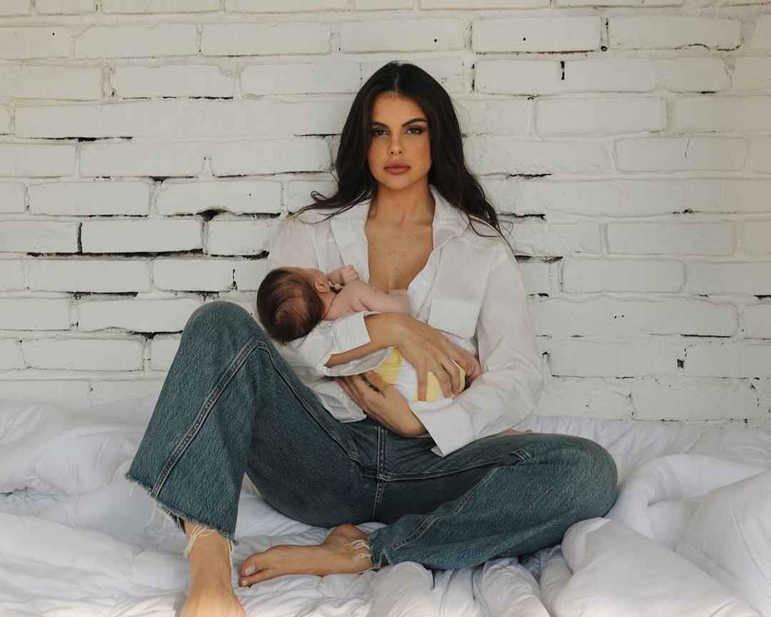 Neymar compra mansão de R$ 5,5 mi para Amanda Kimberlly e filha