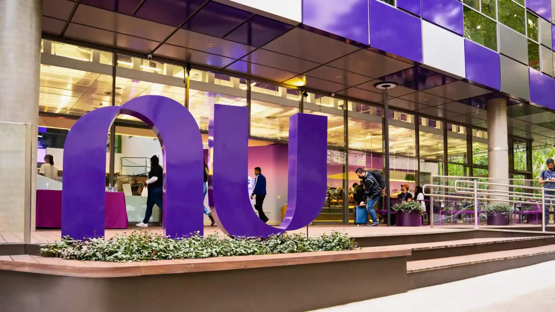 Mudança na presidência do Nubank: CEO David Vélez assume operações