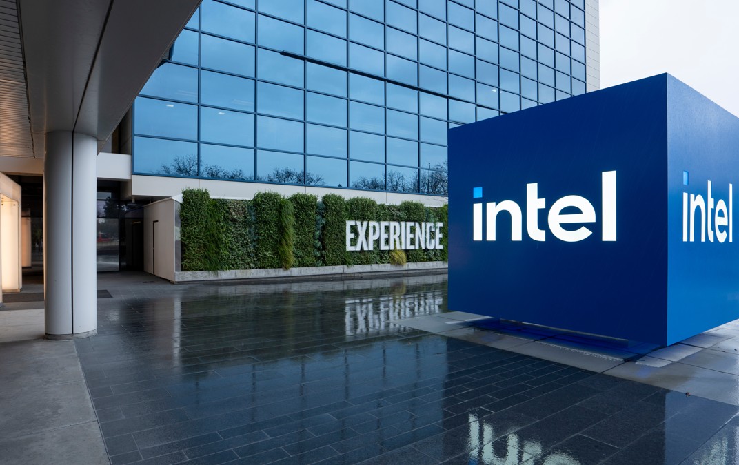 Intel: SoftBank injeta US$ 2 bilhões, enquanto governo Trump avalia compra de participação